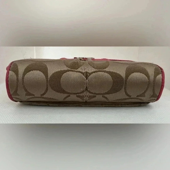 COACH | ladies Signature Jacquard clutch wallet - Picture 3 of 16
